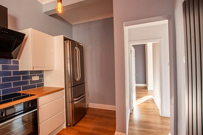 2 Bedroom Flat To Rent In Catherine Street, Motherwell, ML1