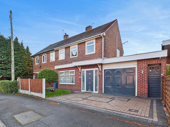 3 Bedroom Semi Detached House For Sale In Tewkesbury Crescent, Chaddesden, DE21
