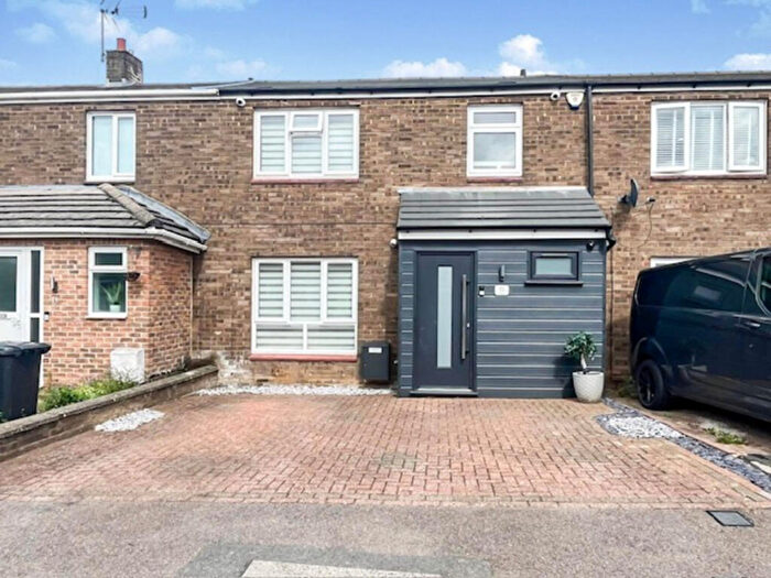 3 Bedroom Terraced House For Sale In Saturn Way, Hemel Hempstead, HP2