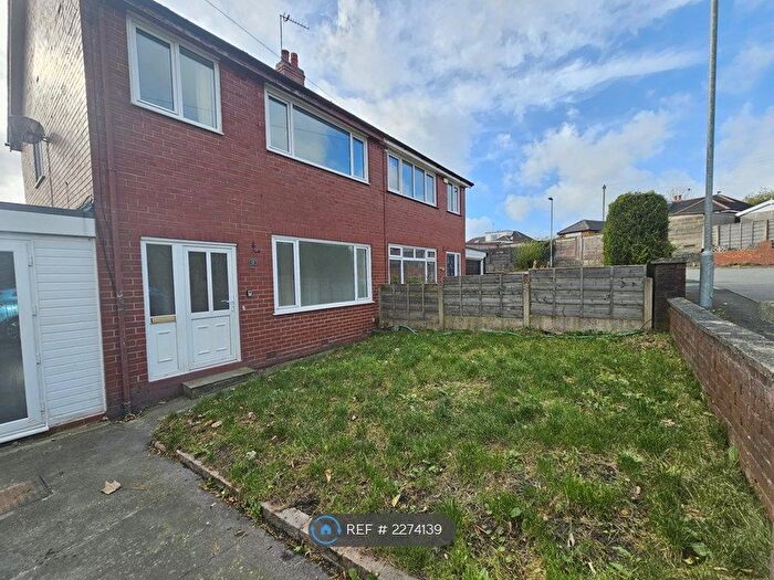 2 Bedroom Semi-Detached House To Rent In Waveney Road, Shaw, Oldham, OL2
