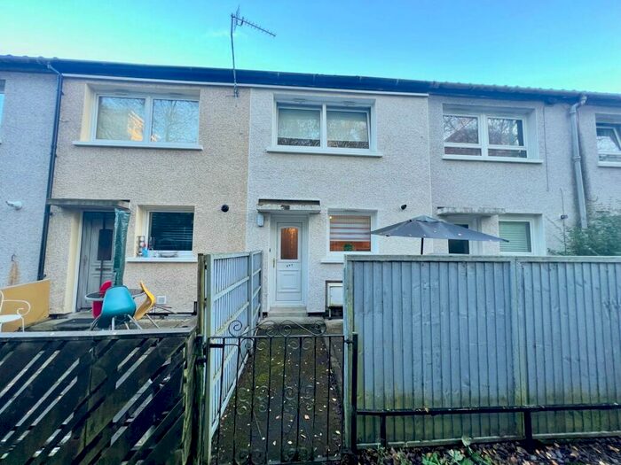 2 Bedroom Town House To Rent In Hillpark Drive, Hillpark, G43