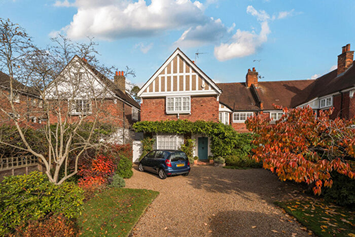 4 Bedroom Semi Detached House For Sale In Elm Park Road, Pinner, HA5