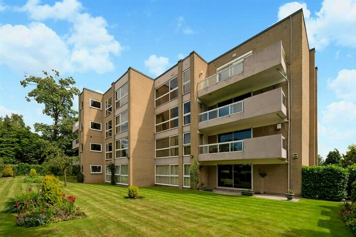 3 Bedroom Flat To Rent In Cavendish Avenue, Harrogate, HG2