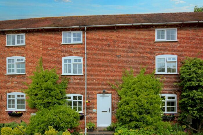 2 Bedroom Flat For Sale In Cavendish Bridge, Shardlow, Derby, DE72