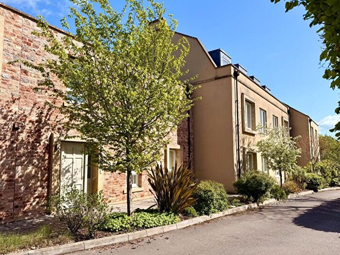 3 Bedroom Apartment For Sale In South Parade, Chew Magna, BS40