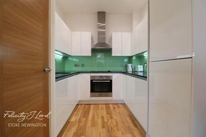 2 Bedroom Apartment To Rent In Stoke Newington High Street, London, N16