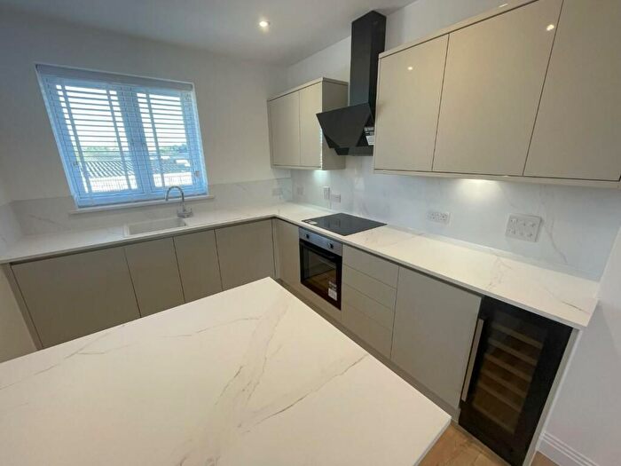 2 Bedroom Flat To Rent In Tilehurst, Reading, RG30