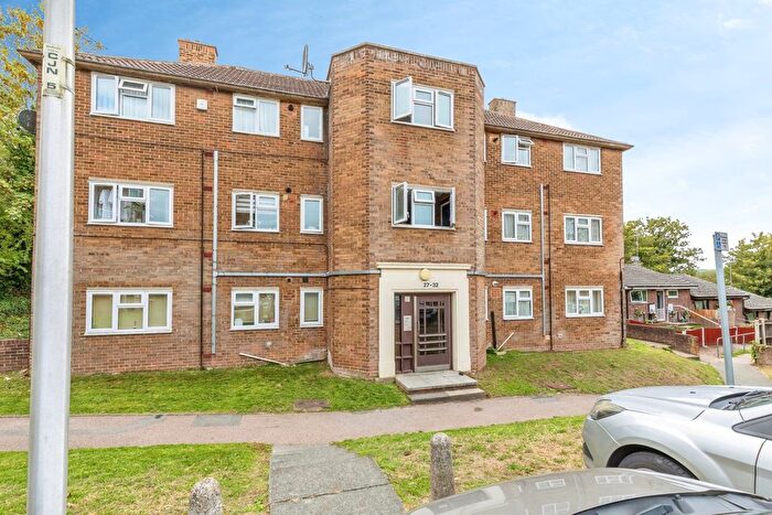 2 Bedroom Flat For Sale In Cordelia Crescent, Rochester, Kent, ME1