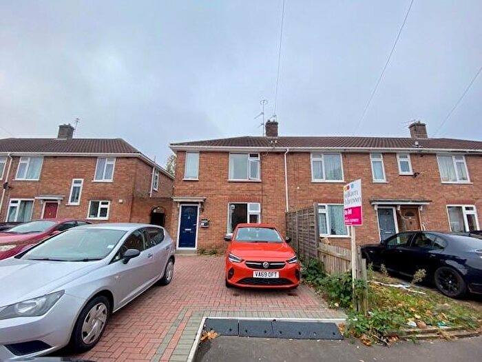 3 Bedroom Semi Detached House To Rent In Foxley Close, Norwich, NR5