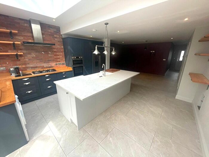 3 Bedroom Semi-Detached House To Rent In Brandon Road, Binley, CV3