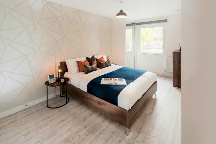 3 Bedroom Flat To Rent In 5 Sopwith Avenue, Walthamstow E17