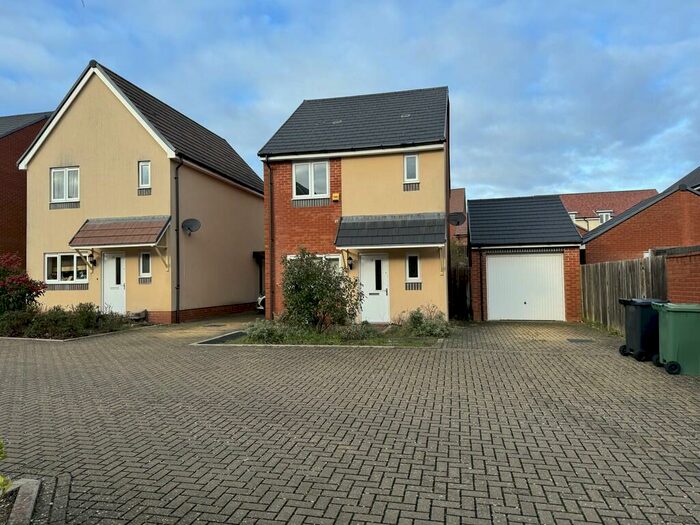 3 Bedroom Detached House To Rent In Wolfson Drive, Basingstoke, RG24
