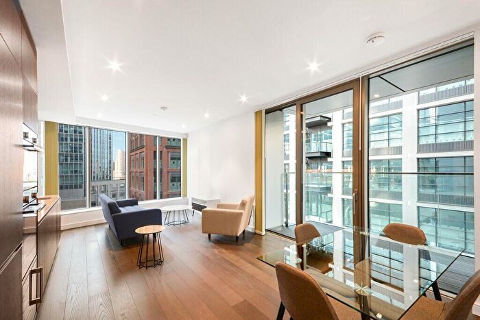 2 Bedroom Flat To Rent In Park Drive, Canary Wharf, E14