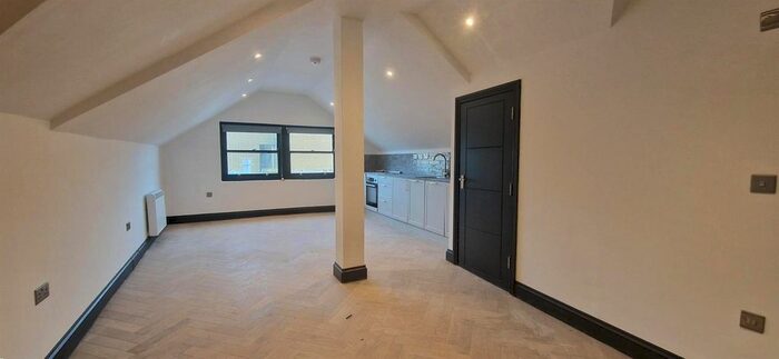 2 Bedroom Flat To Rent In Montague Street, Worthing Central, Worthing, BN11