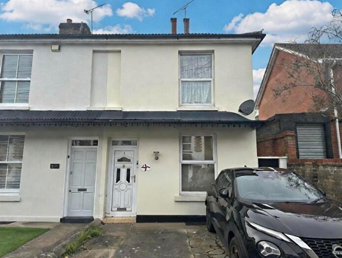 2 Bedroom End Of Terrace House For Sale In St. Georges Square, Maidstone, ME16