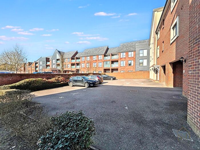 2 Bedroom Flat For Sale In James Ewart Avenue, Ashford, TN23