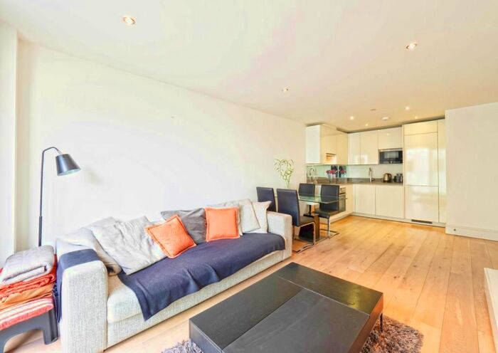 1 Bedroom Flat To Rent In St. Luke's Avenue, London, SW4