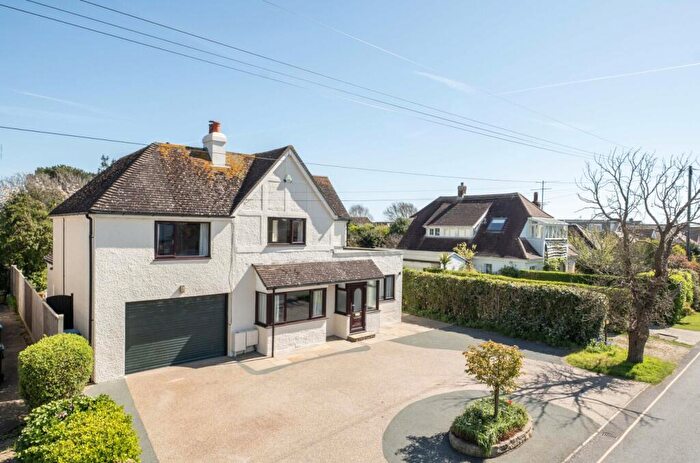 5 Bedroom Detached House For Sale In West Drive, Ferring, West Sussex, BN12