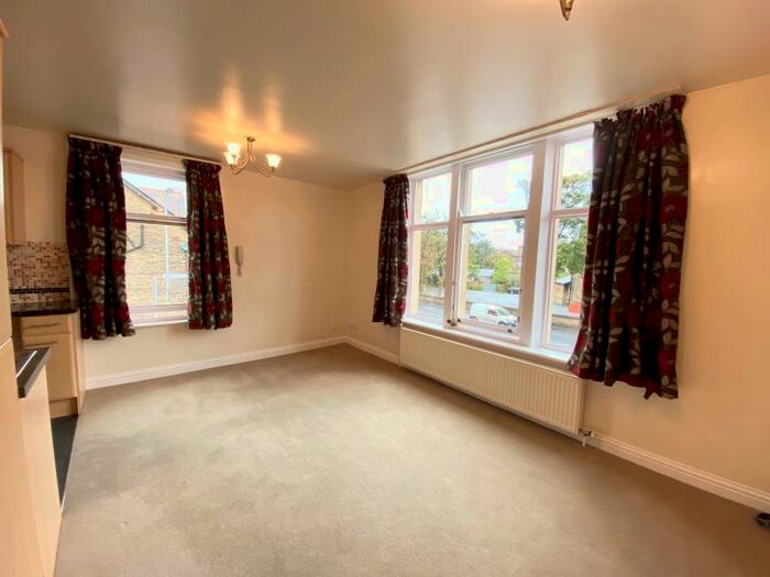 1 Bedroom Apartment To Rent In Flat, Avondale Road, Shipley, BD18
