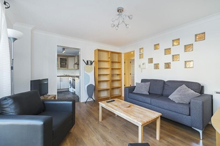 2 Bedroom Apartment To Rent In Tideway Court, Rotherhithe Street, SE16