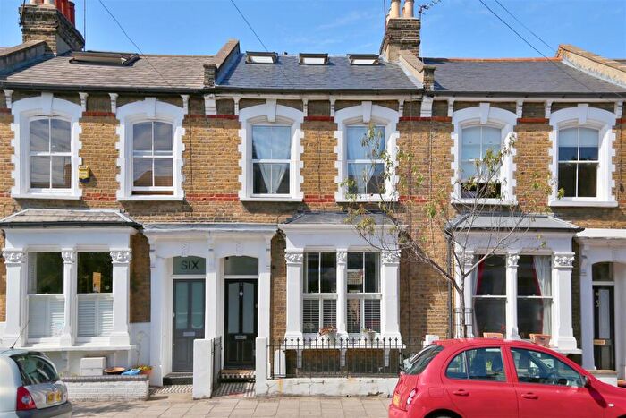 4 Bedroom House To Rent In Painsthorpe Road, Stoke Newington, N8