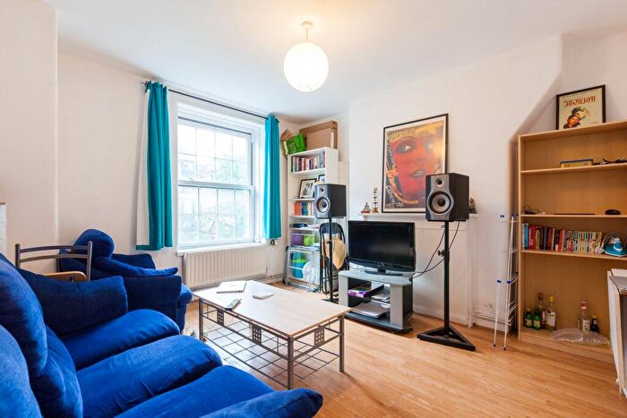 3 Bedroom Flat To Rent In Chicksand Street, Brick Lane, London, E1