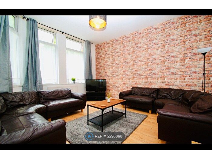 8 Bedroom Terraced House To Rent In Croydon Road, Middlesbrough, TS1