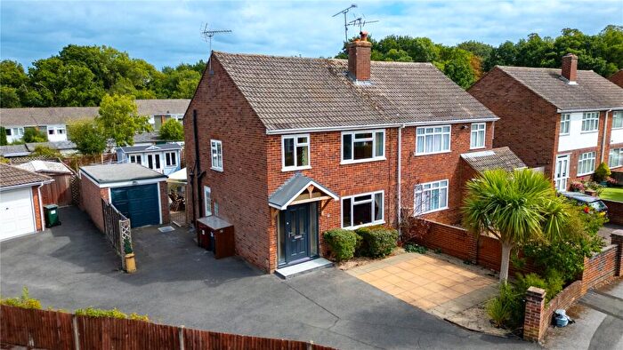 3 Bedroom Semi-Detached House For Sale In Riley Road, Tilehurst, Reading, Berkshire, RG30