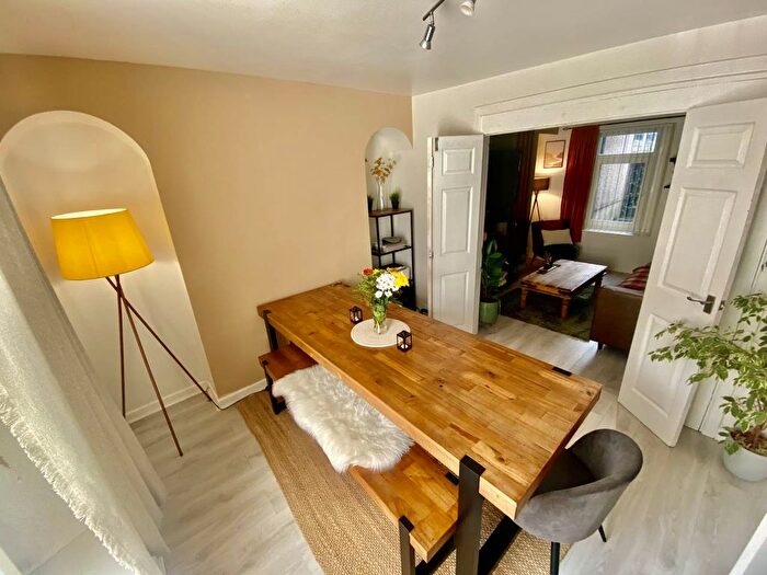 2 Bedroom Property To Rent In Graham Street, Hafod, Swansea, SA1