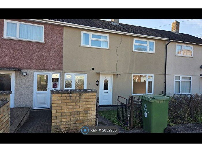 3 Bedroom Terraced House To Rent In Avebury Road, Swindon, SN2