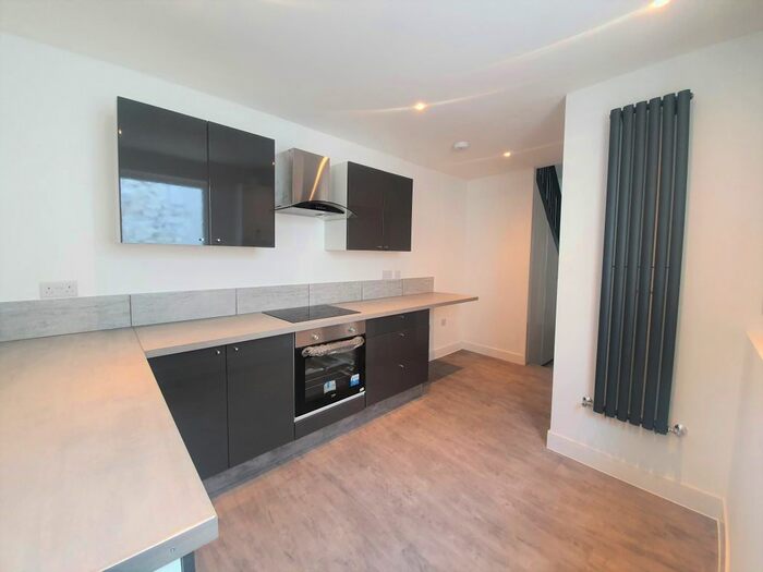 4 Bedroom Property To Rent In Hoxton Road, Torquay, TQ1