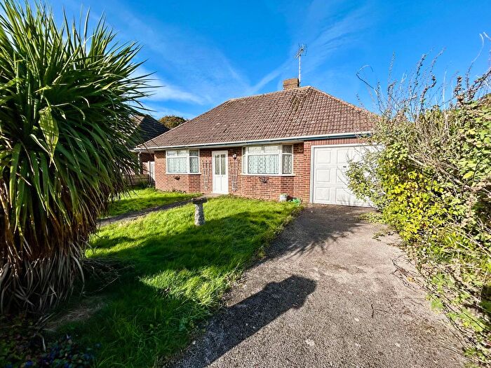 2 Bedroom Bungalow For Sale In Felpham, Bognor Regis, PO22