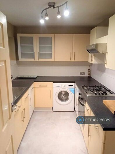 1 Bedroom Flat To Rent In Kennedy Square, Leamington Spa, CV32