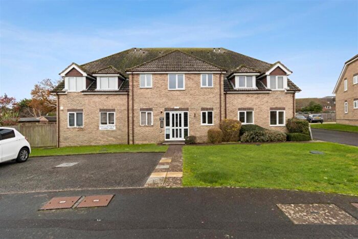 2 Bedroom Flat For Sale In Honeycrag Close, Polegate, BN26