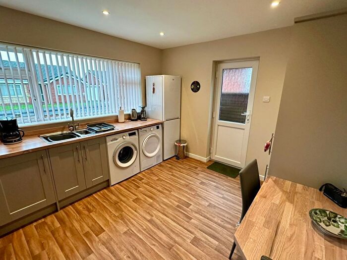 2 Bedroom Bungalow For Sale In Irvine Close, Kings Acre, Hereford, HR4