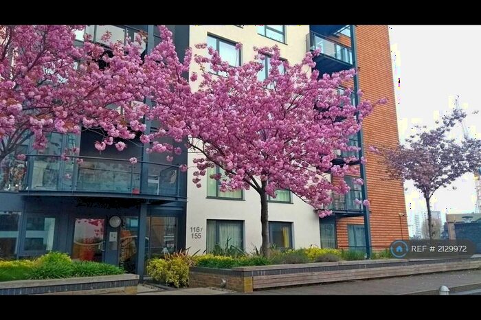 2 Bedroom Flat To Rent In Canary Wharf, London, E14