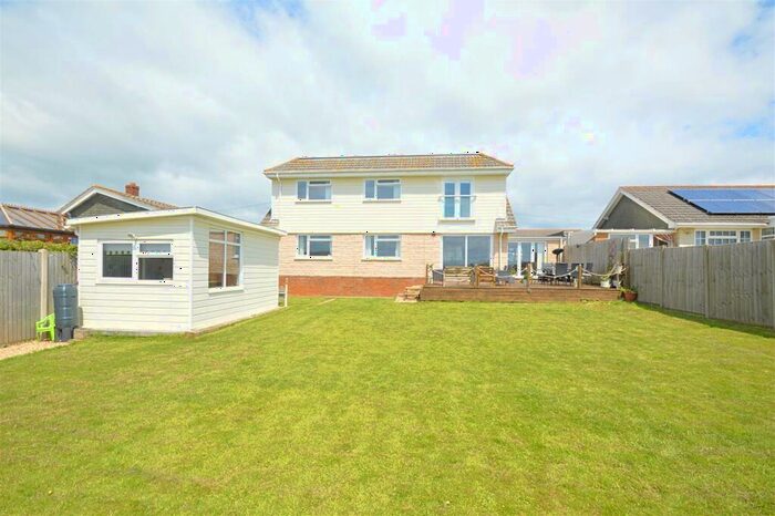 4 Bedroom Detached House For Sale In Ideal Family Home * Yaverland, PO36