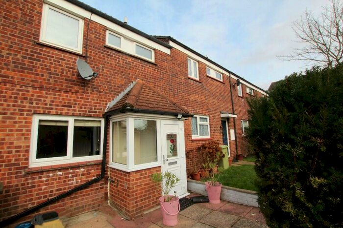 3 Bedroom Terraced House To Rent In Highwood Close, Brentwood, Essex, CM14