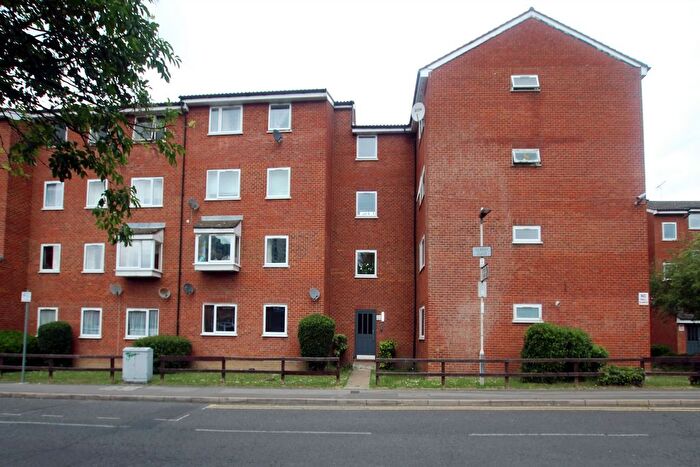 1 Bedroom Flat For Sale In Gurney Close, Barking, IG11
