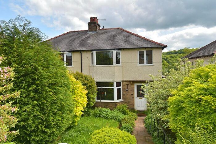 3 Bedroom Semi-Detached House For Sale In Orchard Avenue, Whaley Bridge, High Peak, SK23