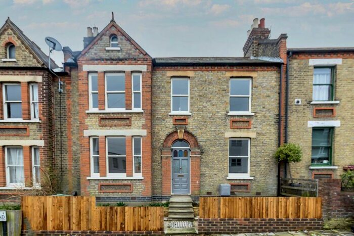 2 Bedroom House To Rent In Gipsy Road, West Norwood, SE27