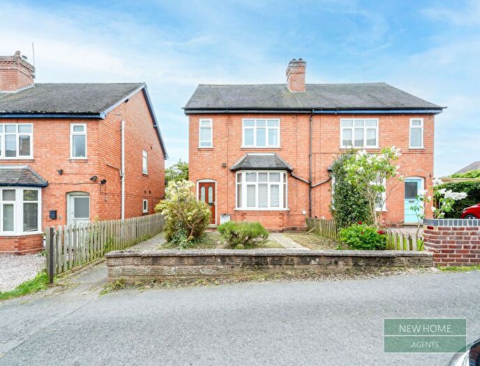 3 Bedroom Semi Detached House For Sale In Barnsley Road, Bromsgrove, B61