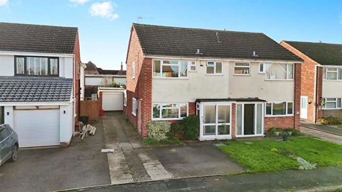 3 Bedroom Semi Detached House For Sale In West View Road, Leamington Spa, CV32