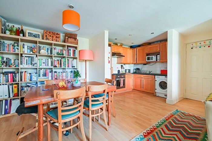 1 Bedroom Flat For Sale In St Stephens Road, Bow, London, E3