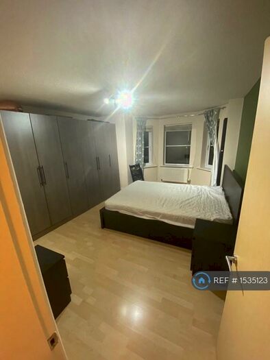 2 Bedroom Flat To Rent In Starling Close, Manchester, M22