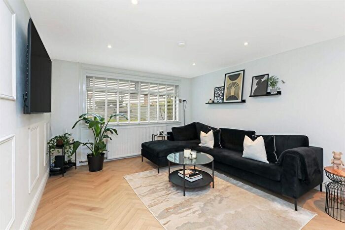 3 Bedroom Terraced House For Sale In Macbeth, East Kilbride, Glasgow, South Lanarkshire, G74