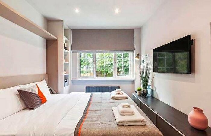 Apartment To Rent In Oakley Square, Mornington Crescent, Euston, Camden, London, NW1