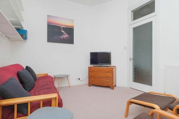 1 Bedroom Flat To Rent In Leith Walk, Edinburgh, EH6