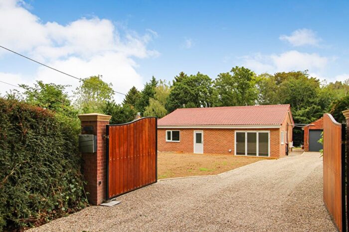 3 Bedroom Detached Bungalow To Rent In Ashurst Drive, Tadworth, Surrey., KT20