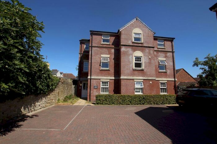 3 Bedroom Flat To Rent In Station Approach, Swindon, SN1